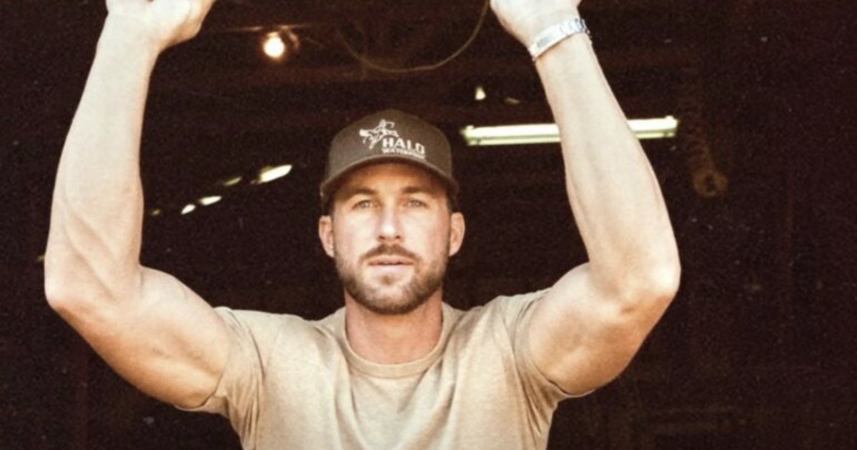 Shikoni çfarë ndodhi në skenë — telefoni, gjaku dhe qepjet!