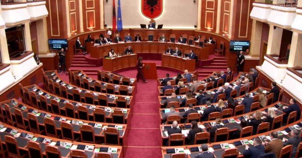 Sa morën vërtet 140 deputetët pas rritjes së pagave? Shifrat e plota