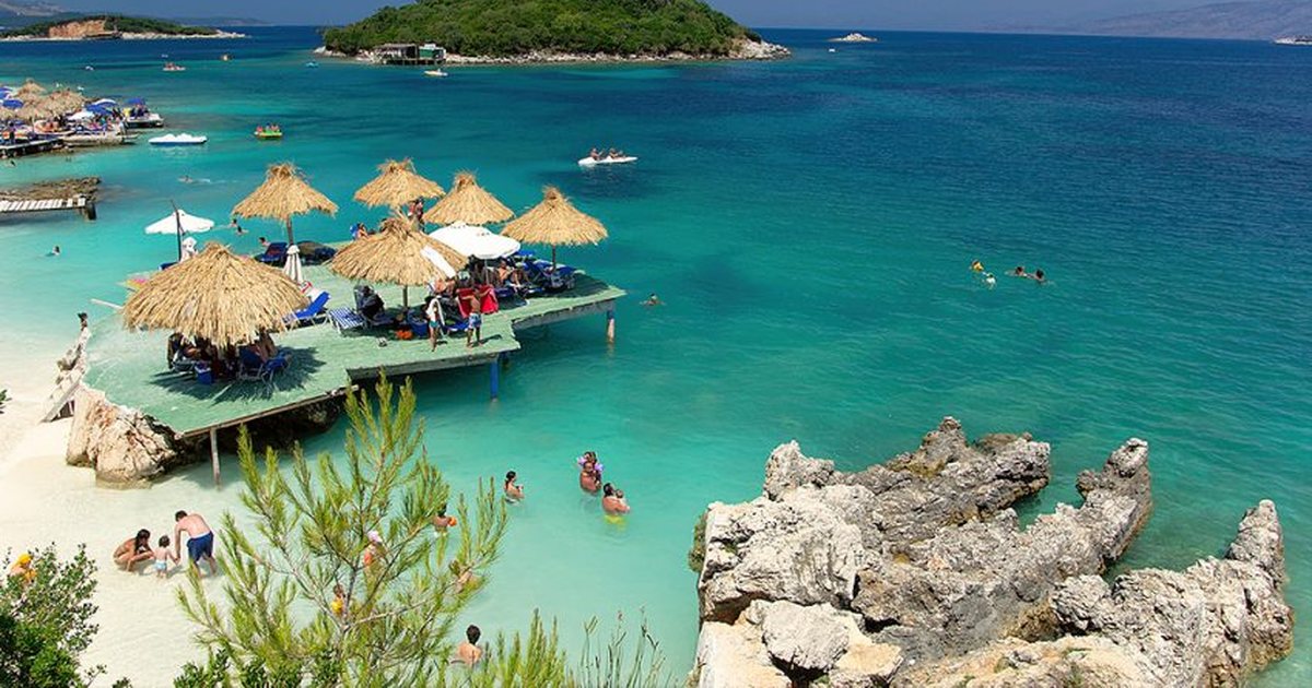 Zbuloni sekretin e plazheve të Durrësit që po habisin pushuesit