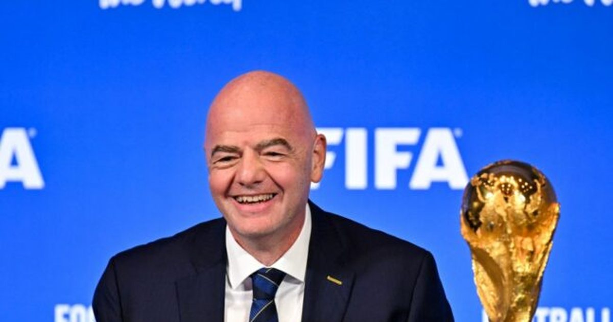 Zbuloni pse Infantino doli papritur në miqësoren Iran–Kosta Rika