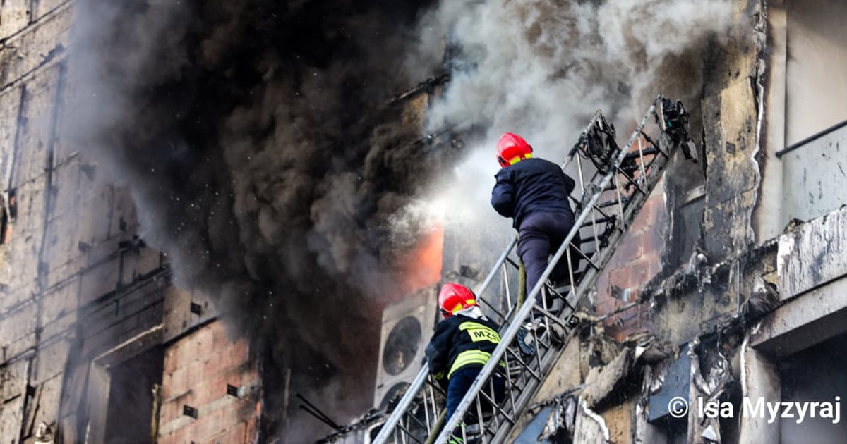Zbuloni si do të mbështeten banorët e pallatit të djegur