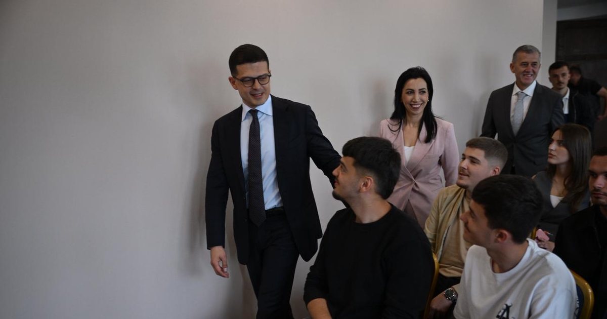 Çfarë i shtyri studentët të ngrihen dhe pse duhet t'ju interesojë?